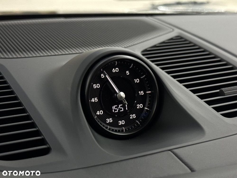 Porsche Cayenne - 32