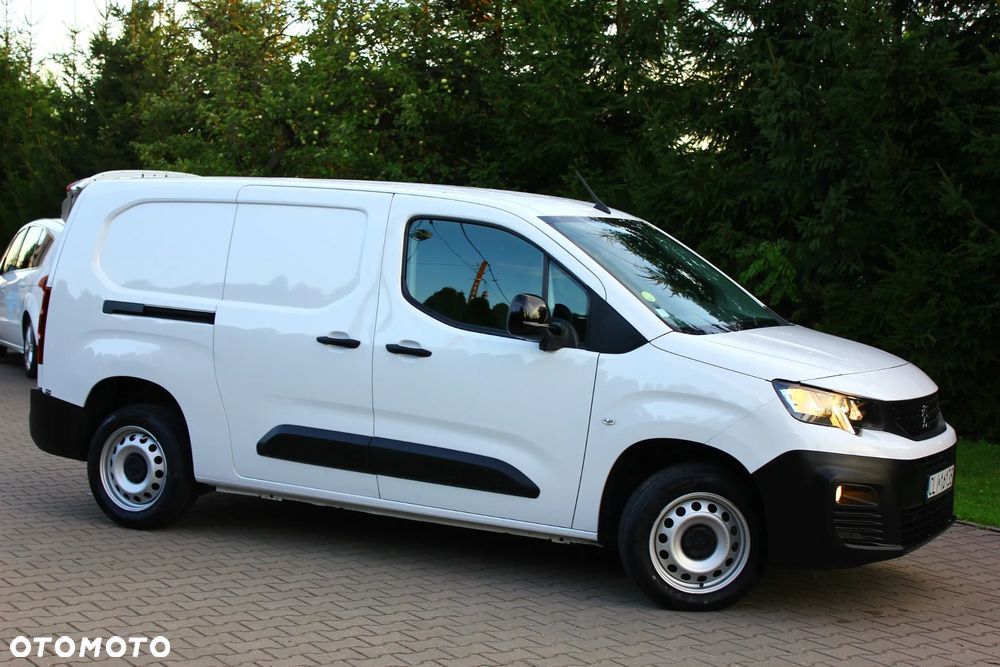 Peugeot PARTNER 1.5HDI 130KM AUTOMAT 8 BIEGÓW LONG DŁUGI 3 OSOBOWY PERFEKT AUTO NAVIGACJA KAMERY,ASYSTENTY,VF23% - 3