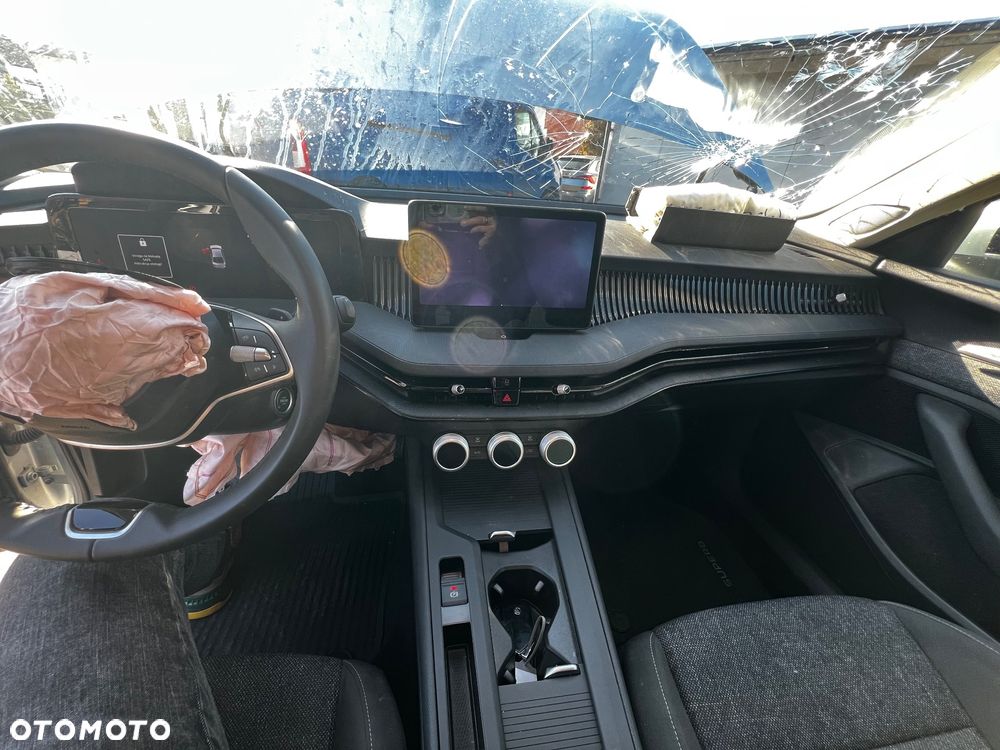 Skoda Superb 1.5 TSI Ambition DSG - 26