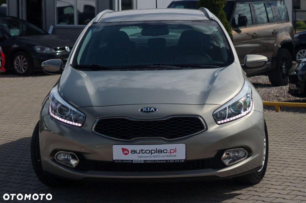Kia Ceed 1.6 GDI Dream Team Edition - 9