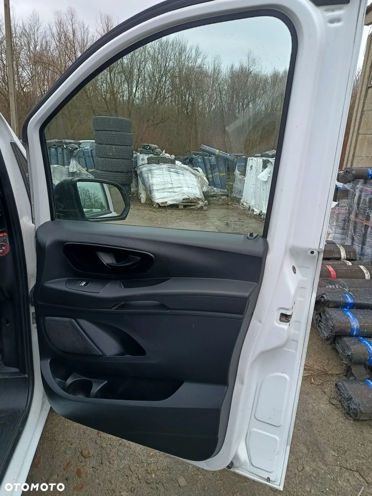 Mercedes-Benz VITO 1.6 diesel 111 CDI 114kM, WERSJA LONG L2H1 HAK, STAN BARDZO DOBRY, 2017 rok, BEZ WKŁADU FINANSOWEGO! - 32