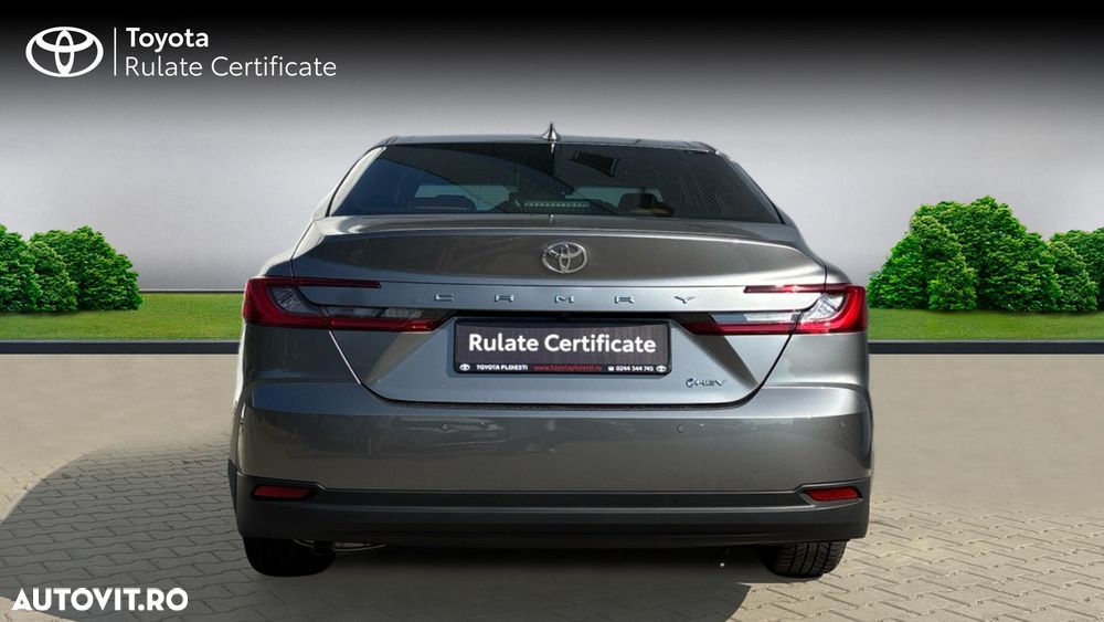 Toyota Camry 2.5 Exclusive - 4