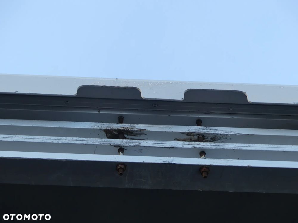 Kassbohrer MEGA / FIRANKA / OŚ PODNOSZONA / 3 SZTUKI / - 28