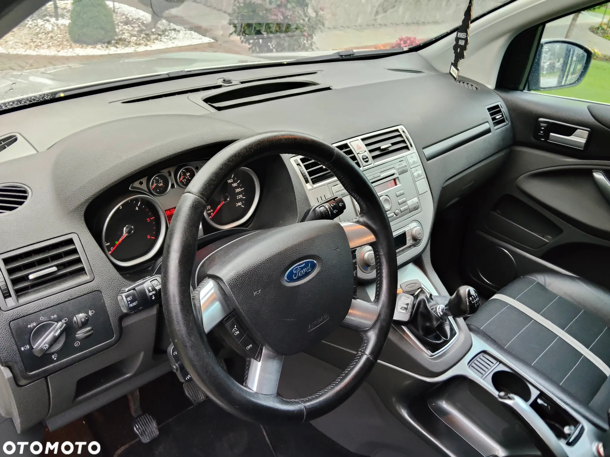 Ford Kuga 2.0 TDCi 4x4 Trend - 25