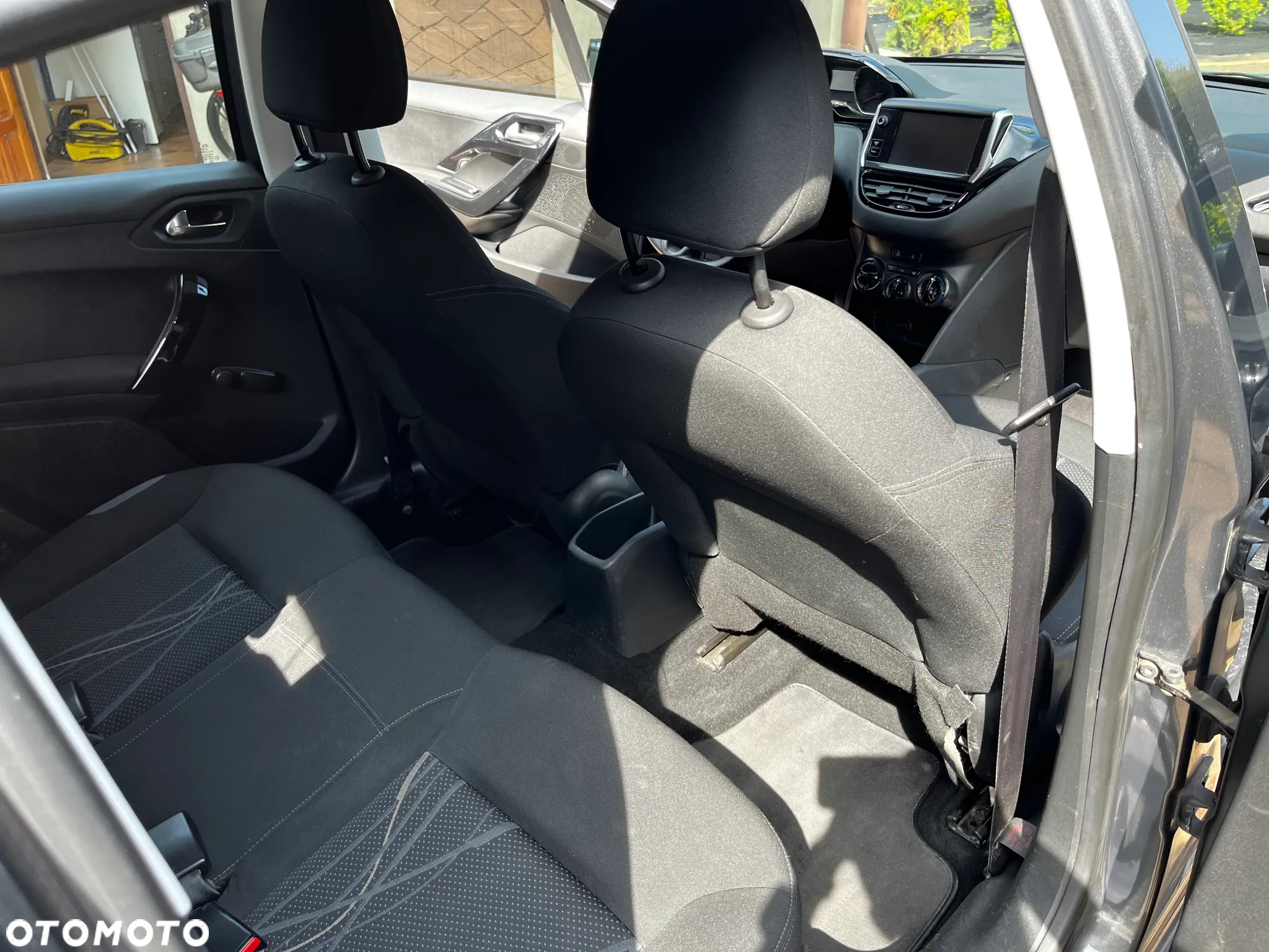Peugeot 208 1.2 PureTech Allure - 12