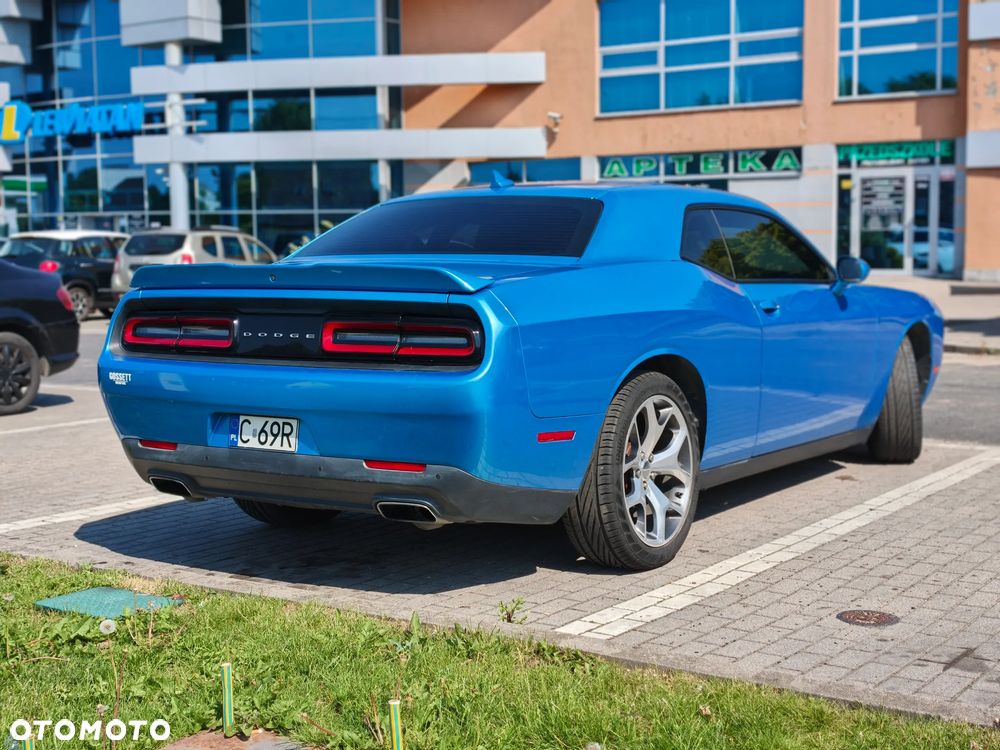Dodge Challenger - 12