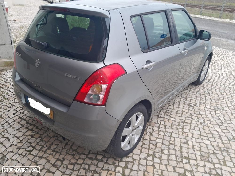 Suzuki Swift 1.3 DDiS Sport - 4