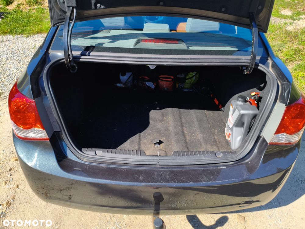 Chevrolet Cruze 1.6 - 9
