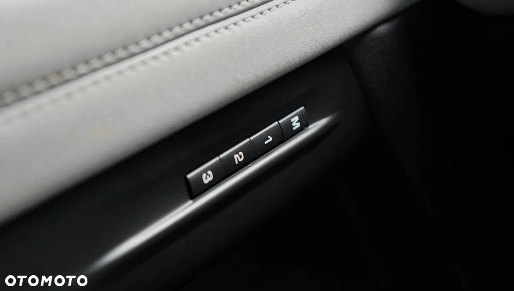 Land Rover Range Rover Evoque - 35