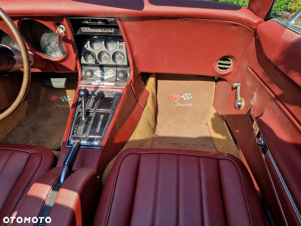 Chevrolet Corvette - 15