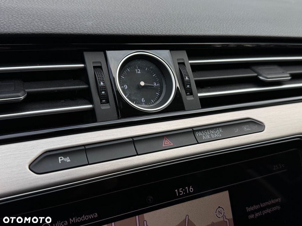 Volkswagen Passat - 16