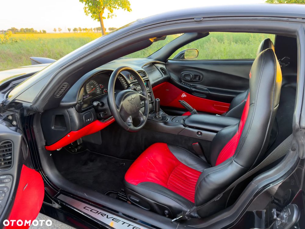 Chevrolet Corvette - 30