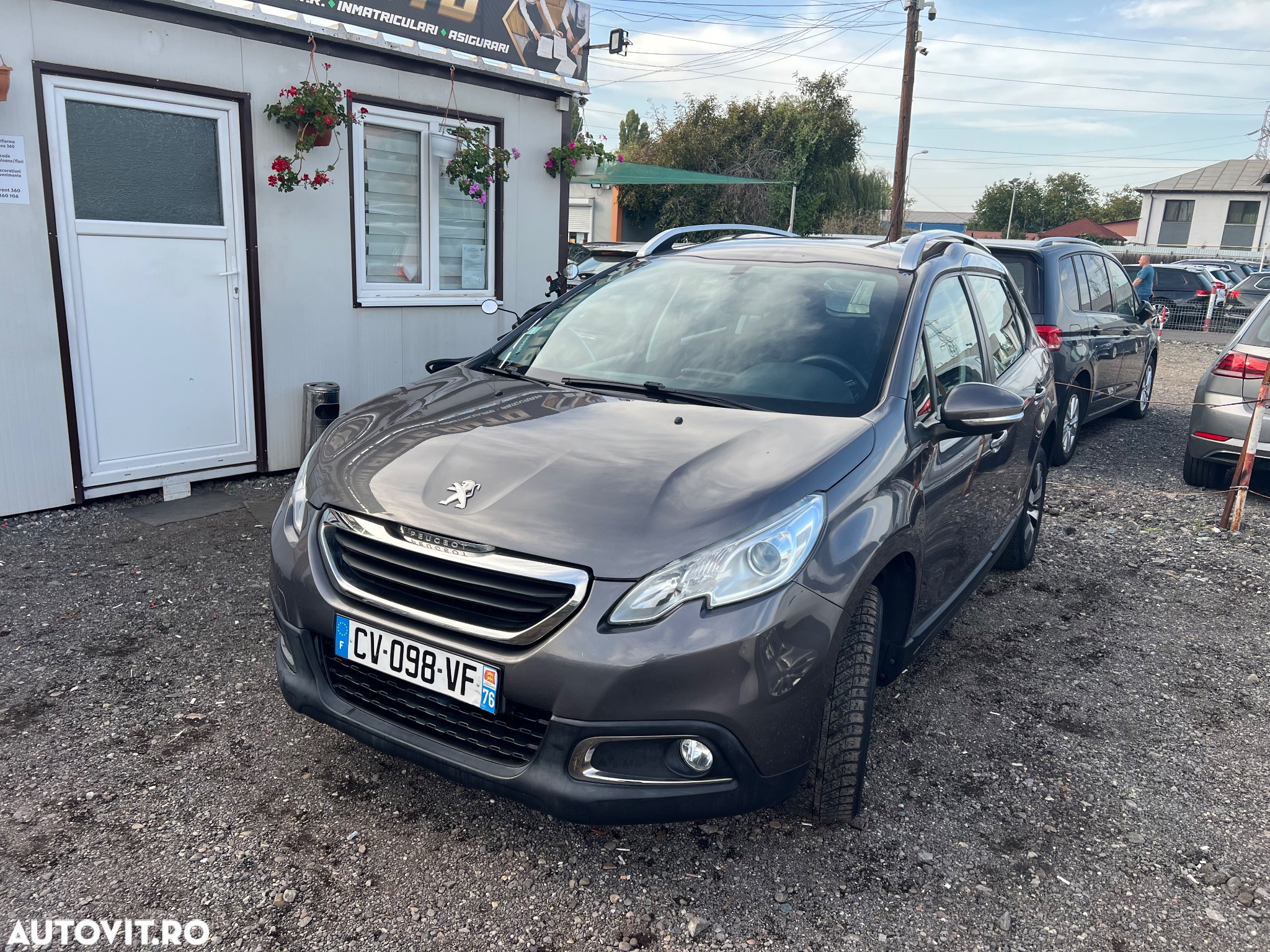 Peugeot 2008 1.2 L PureTech STT Active - 8