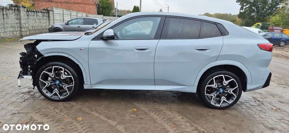 BMW iX2 eDrive20 66.5kWh M Sport Edition - 5