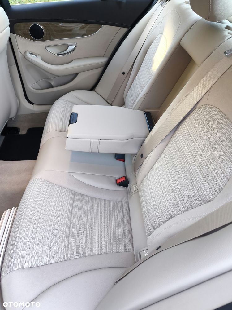 Mercedes-Benz Klasa C 200 4-Matic 7G-TRONIC - 6