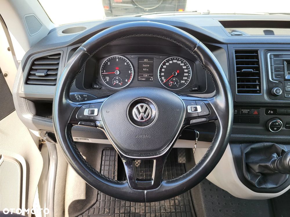 Volkswagen Caravelle - 19