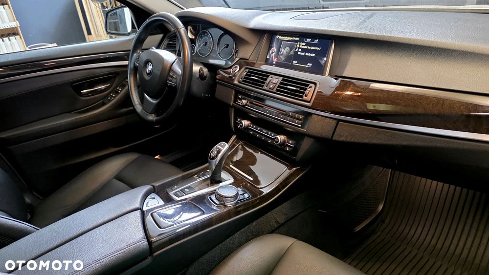 BMW Seria 5 528i Sport-Aut - 18