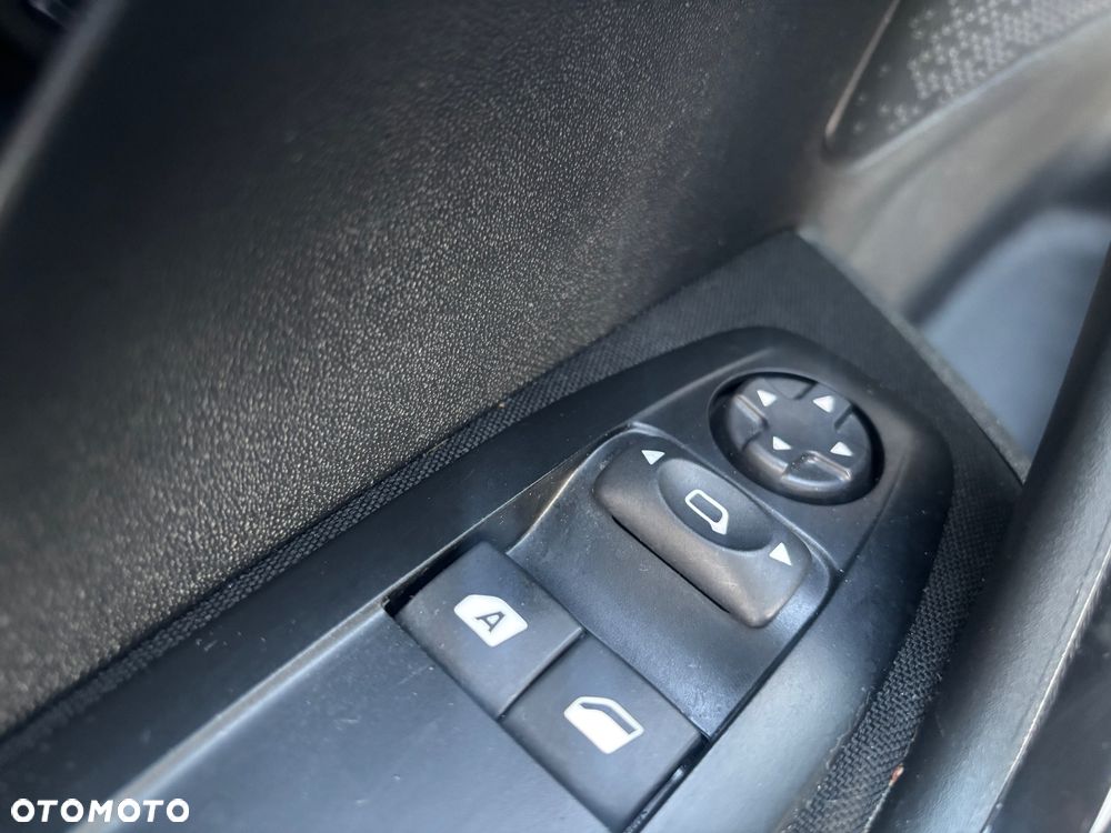 Peugeot 208 PureTech 82 Style - 21