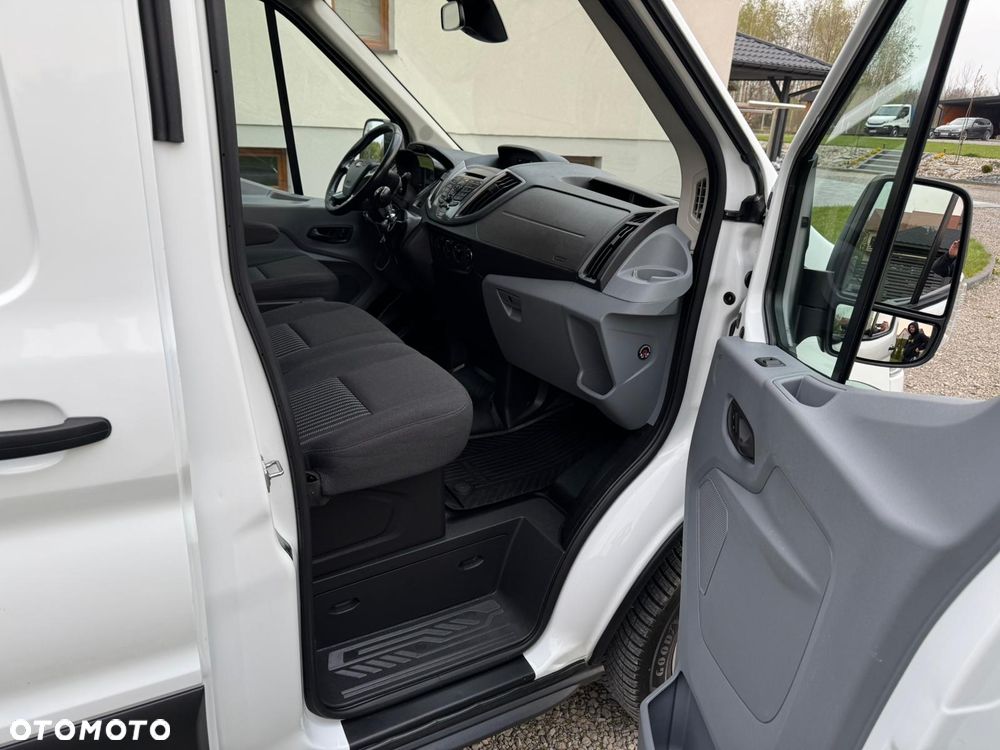 Ford Transit - 17