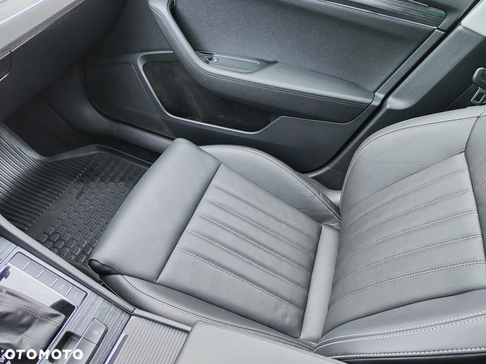 Skoda Superb 2.0 TDI DSG Premium Edition - 14