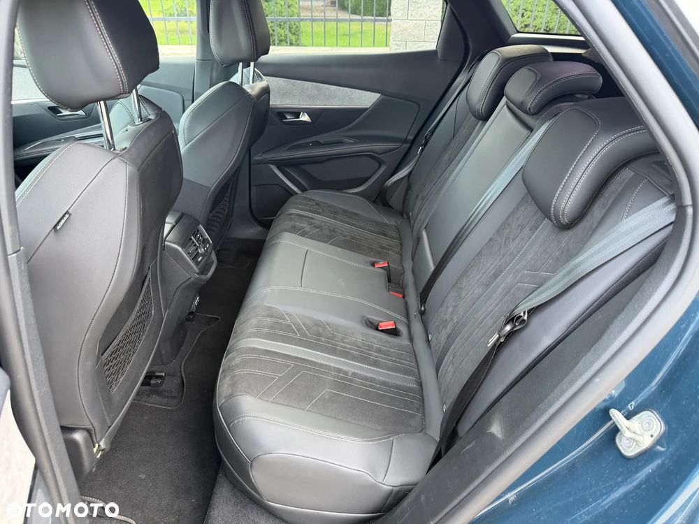 Peugeot 3008 1.6 PureTech HYbrid GT Line S&S EAT8 - 24