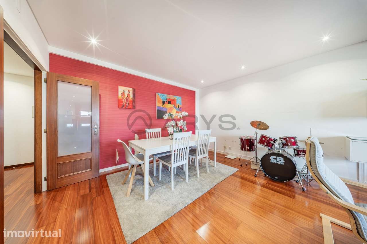 Apartamento T3 Zona Central  - Oportunidade Única em São Vicente, B... - Grande imagem: 2/32