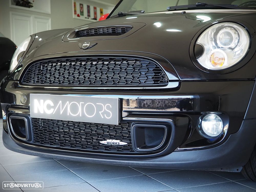 MINI Cabrio John Cooper Works - 5