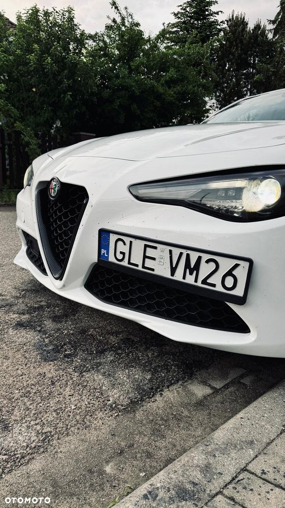 Alfa Romeo Giulia 2.0 Turbo 16V AT8-Q4 Intensa - 12