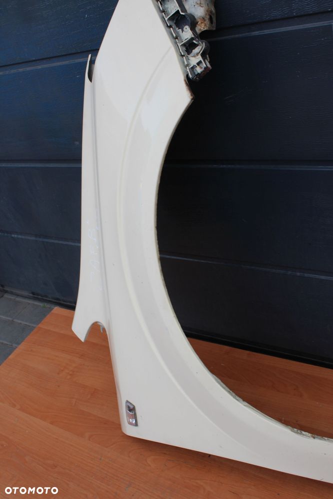 BŁOTNIK PRAWY PRZEDNI OPEL ZAFIRA B Y611 - 10