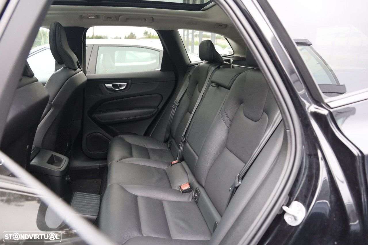 Volvo XC 60 2.0 T6 PHEV Plus Dark AWD - 8