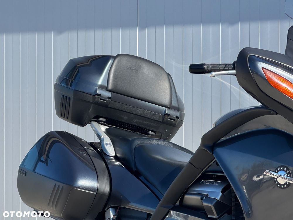 Honda ST - 6