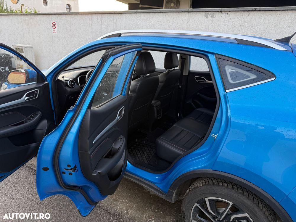 MG ZS - 25