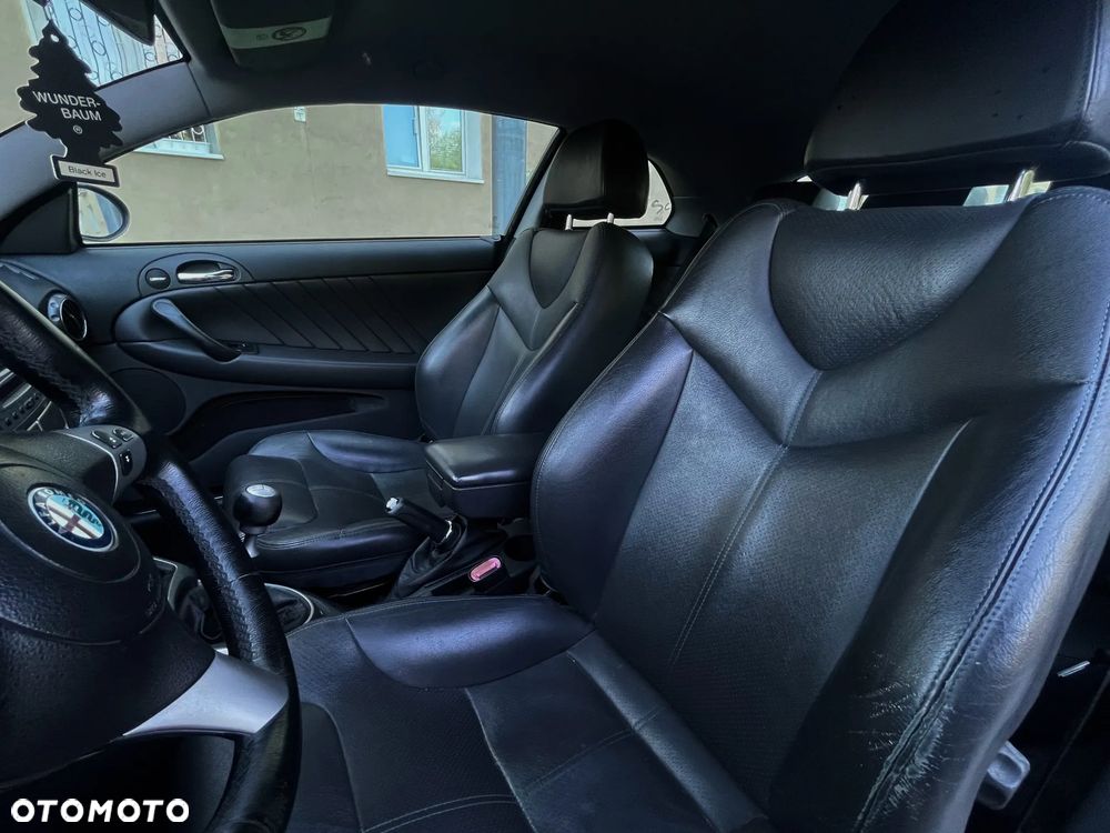 Alfa Romeo GT 1.9JTD 16V Distinctive - 5