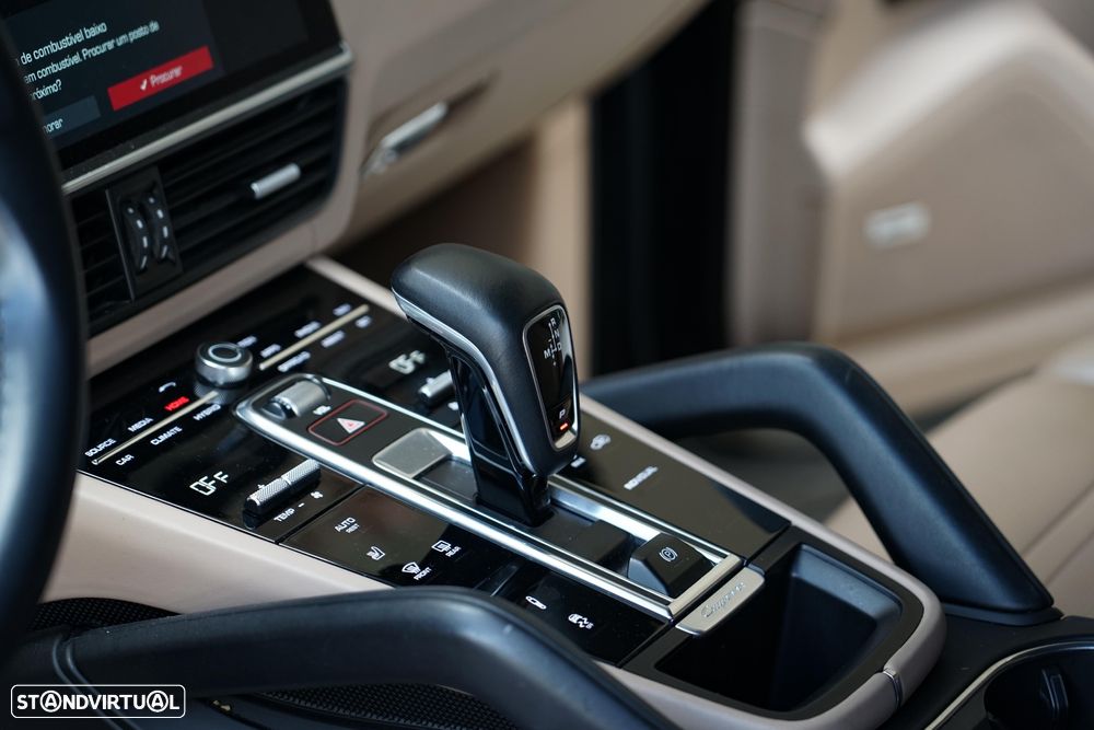 Porsche Cayenne - 14