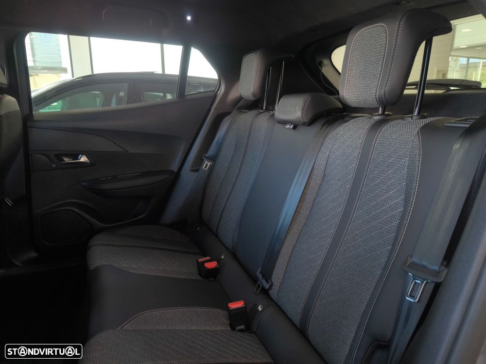Peugeot 2008 1.2 PureTech Allure Pack - 11