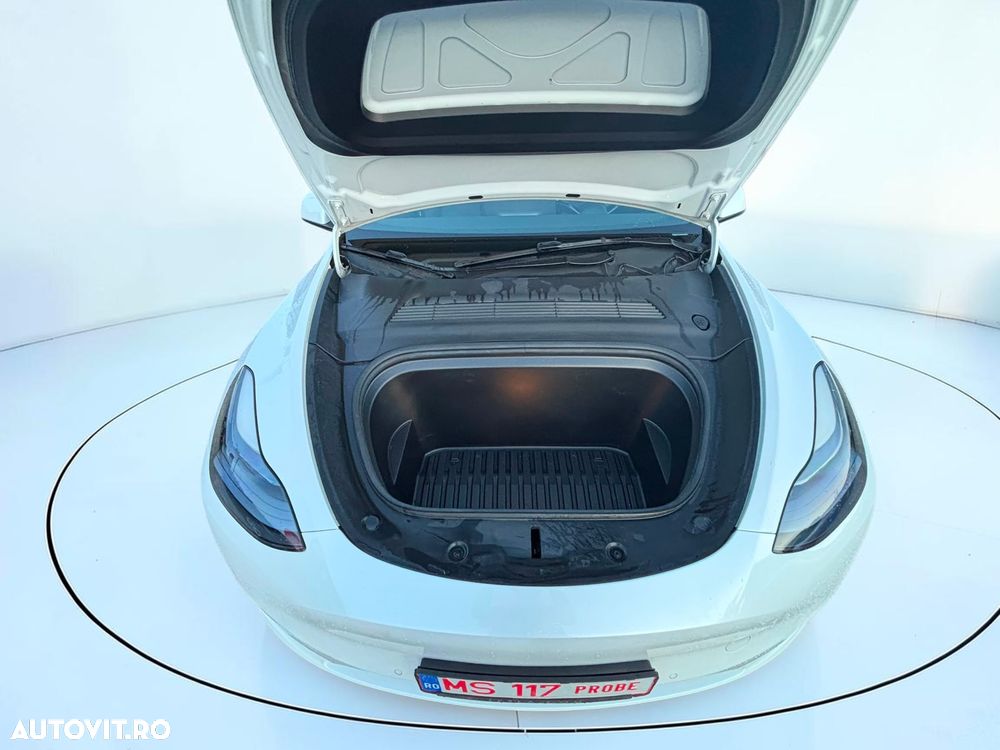 Tesla Model Y - 22