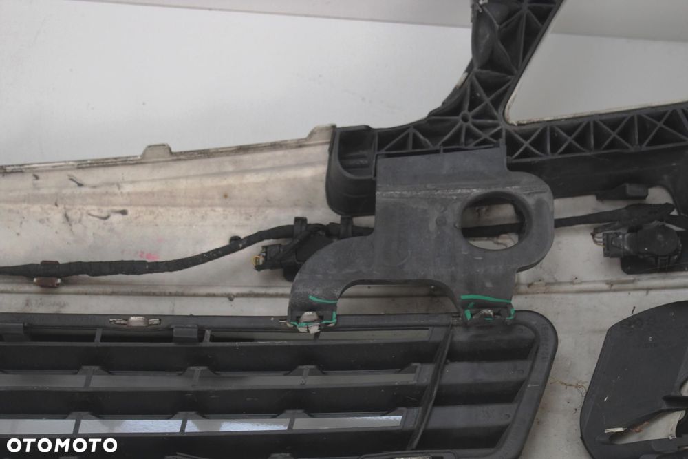 ZDERZAK PRZÓD PRZEDNI MERCEDES W204 07-11R 650 PDC - 11