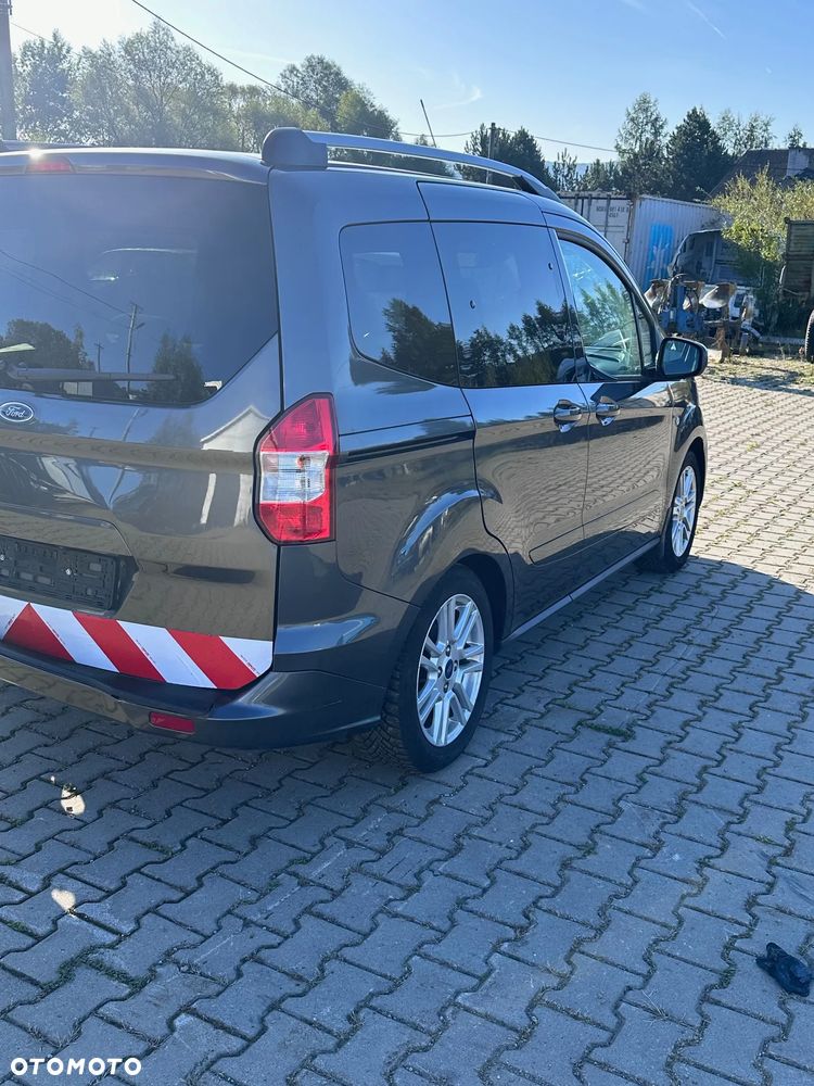 Ford Tourneo Courier - 5