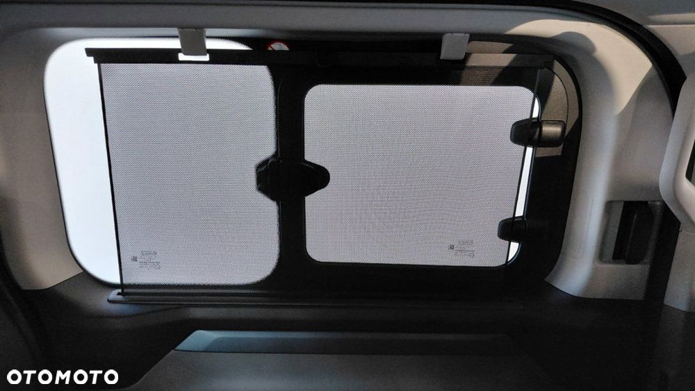 Ford Tourneo Custom - 30