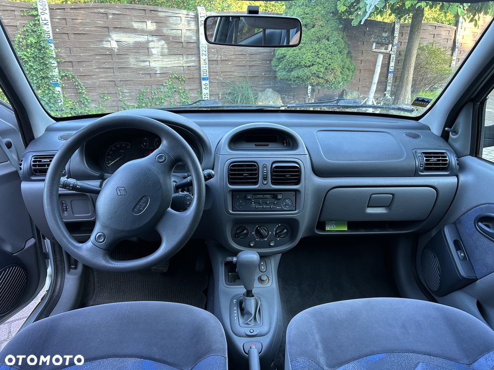 Renault Clio - 7