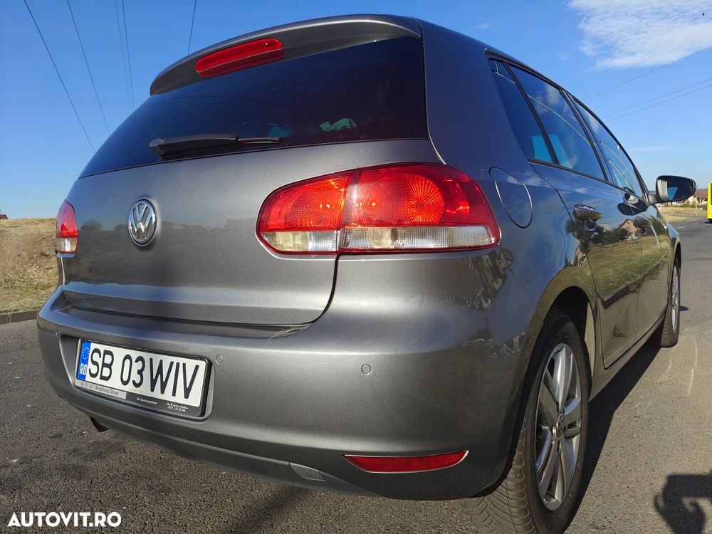 Volkswagen Golf - 10