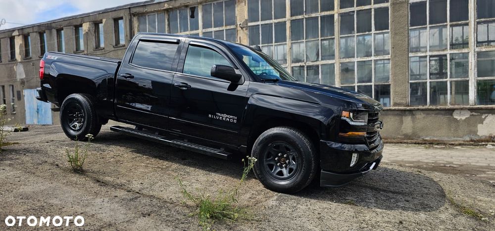 Chevrolet Silverado - 3