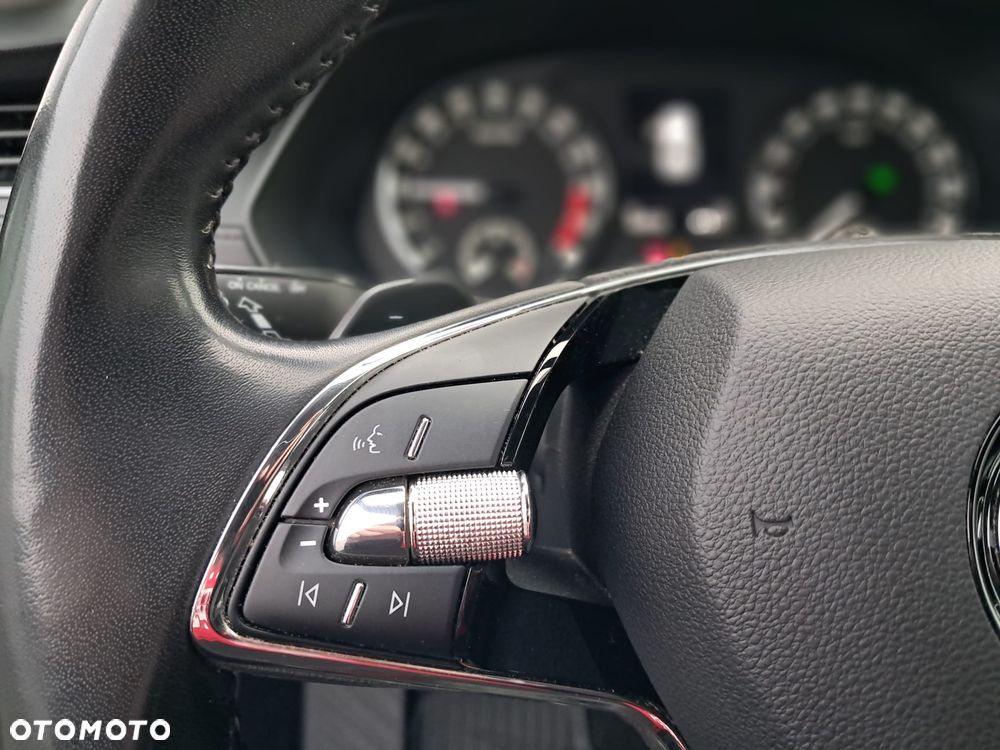 Skoda Octavia 2.0 TDI Ambition DSG - 24