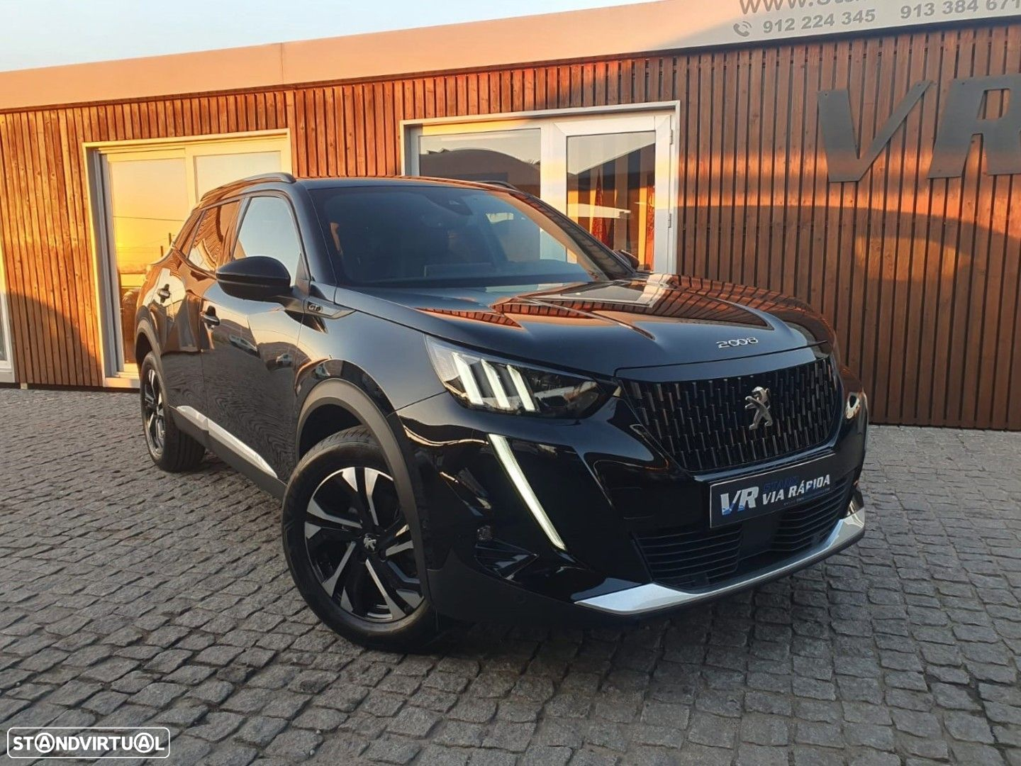Peugeot 2008 1.2 PureTech GT - 4