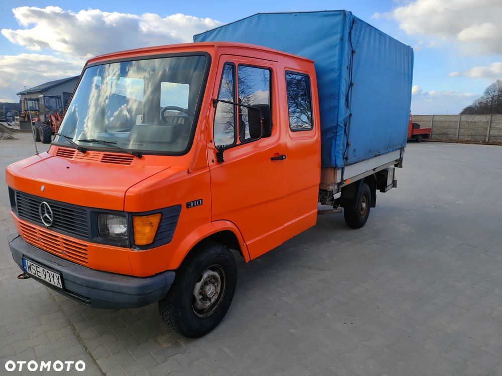 Mercedes-Benz 310 - 1