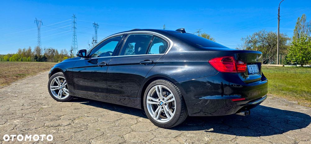BMW Seria 3 328i Luxury Line - 2