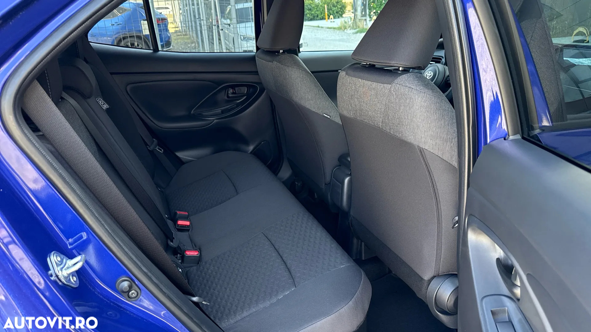Toyota Yaris Cross 1.5 VVT-i HSD 4x4 Dynamic - 12