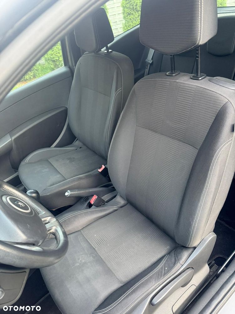Renault Clio 1.2 16V 75 GPS - 12