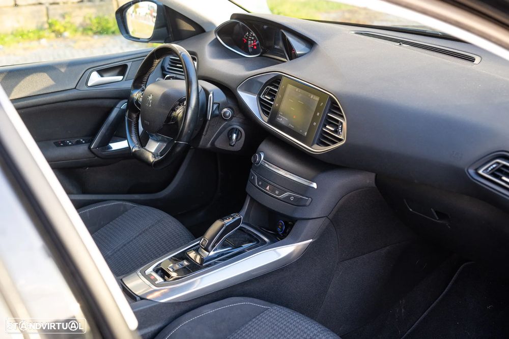 Peugeot 308 SW PureTech 130 GPF EAT8 Stop & Start Allure Business-Pack - 14