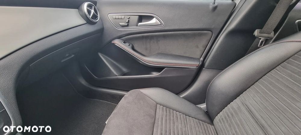 Mercedes-Benz GLA 45 AMG 4Matic 7G-DCT Edition 1 - 20